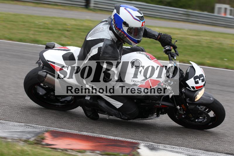 Archiv-2022/13 25.04.2022 Plüss Moto Sport ADR/Freies Fahren/3